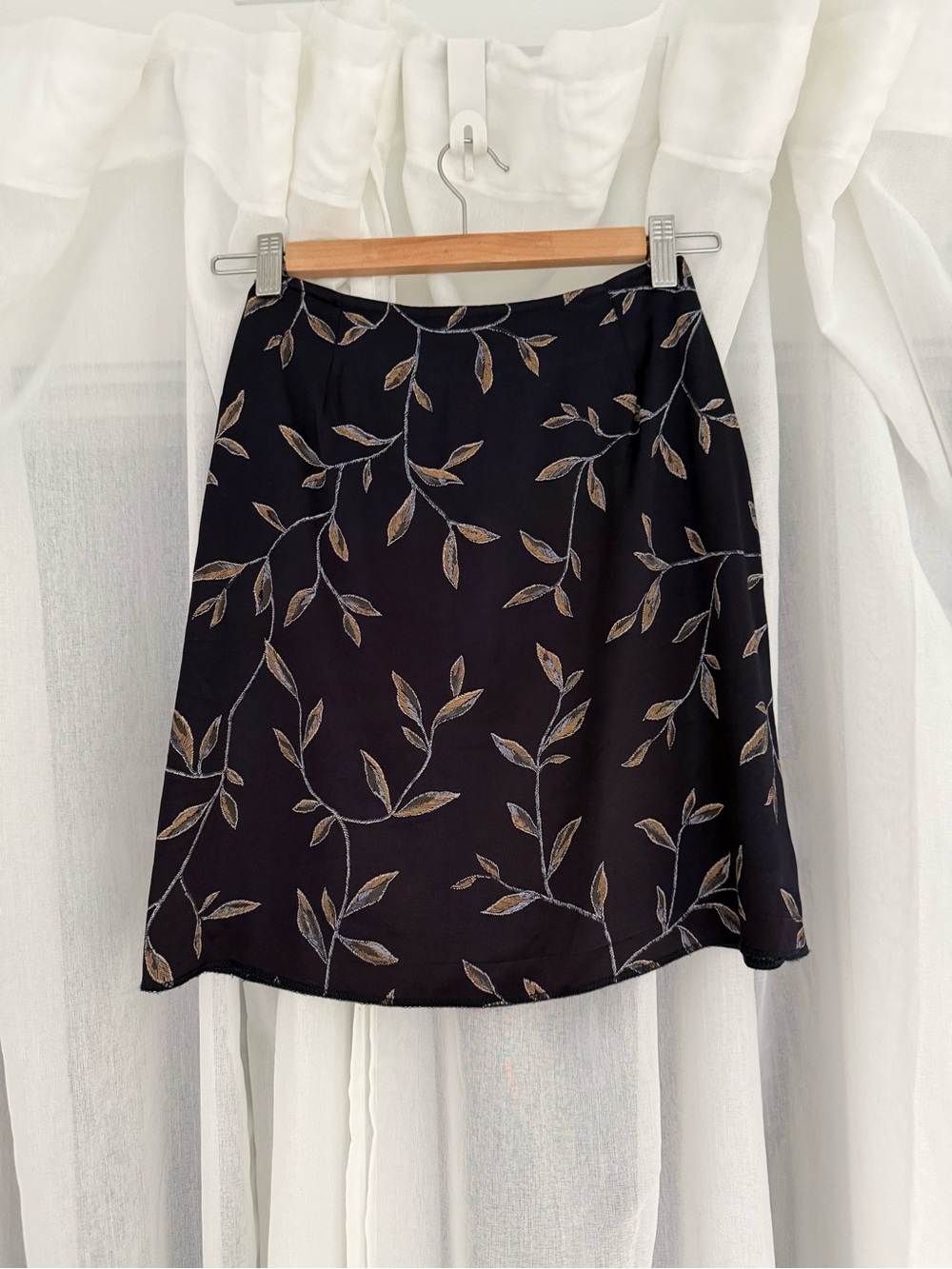 Women's Dark Navy Leaf-Print Mini Skirt